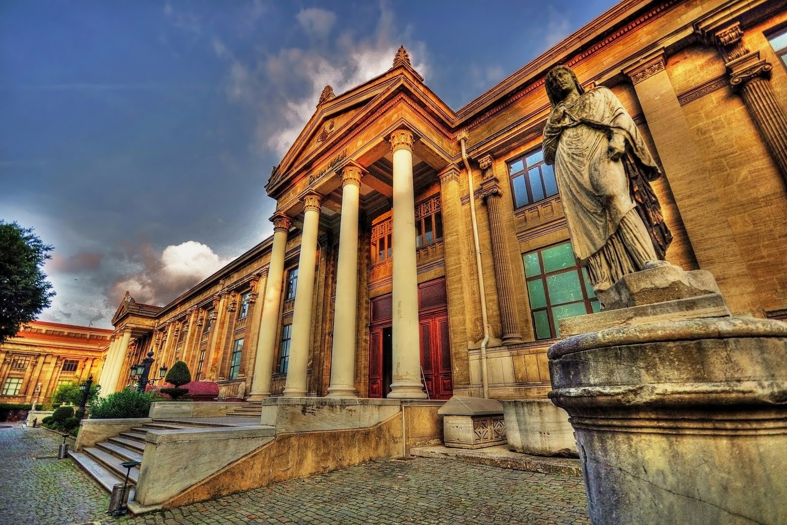 DENZ YALAV ELNDE STANBUL ARKEOLOJ MZES
